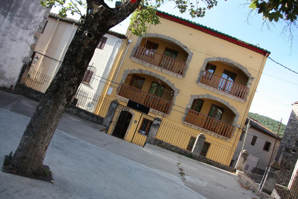 Apartamentos Cal Ratero Maçanet de Cabrenys Quarto foto